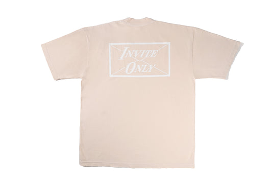 INVITE ONLY CREAM LOGO TEE